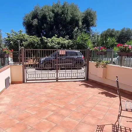 Holiday home Domus De Peppe *