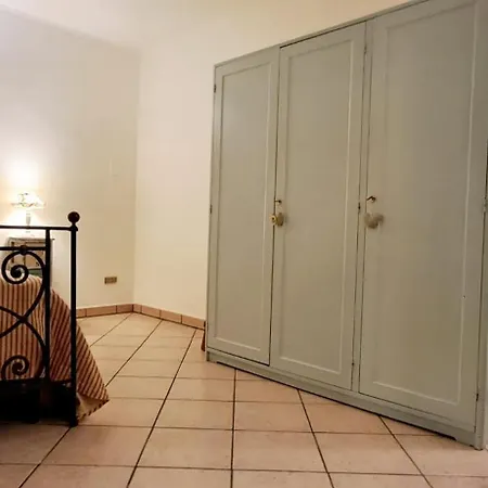 Holiday home Domus De Peppe *